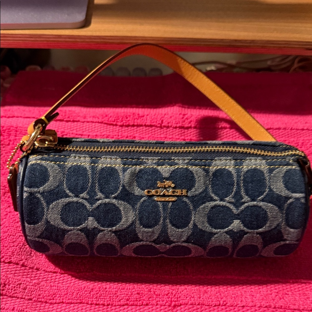 Coach Navy and Tan Wristlet